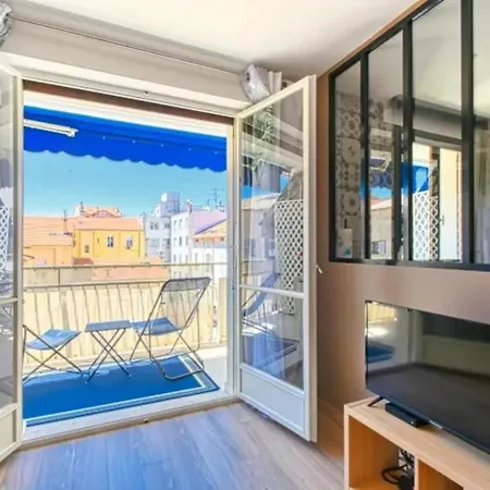 Love Nest With Balcony In Cannes * Cannes