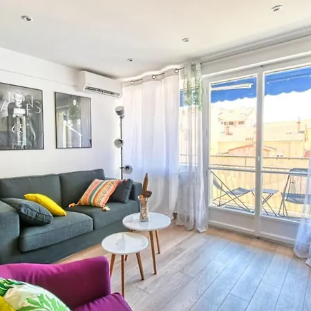 Love Nest With Balcony In Cannes شقة كان